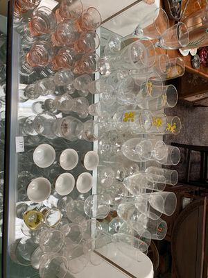 Lot de verrerie : services de verres et divers