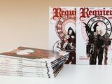 deux livres sont empilés sur une table