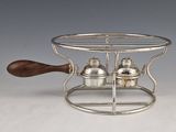 Ensemble de salière et poivrière plaquées argent avec manche en bois