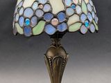 an image of a lamp that is sitting on a table