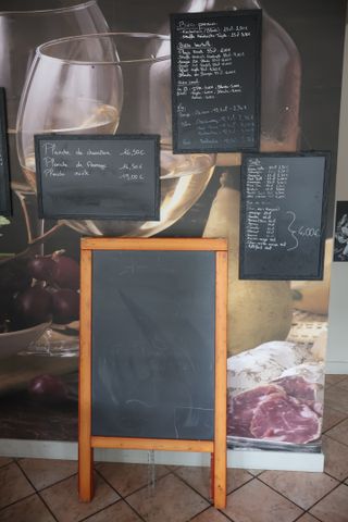 Deux tableaux menus extérieurs