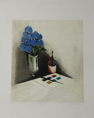 une photo d'un tableau représentant des fleurs bleues dans un vase