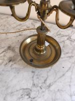 Lampe bouillotte trois lumières en bronze, abat-jour en tôle… (photo 3)