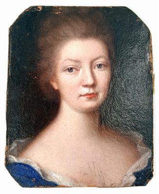 portrait d'une femme en robe bleue
