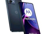 Le smartphone Motorola G9 est présenté avec une caméra avant et une caméra arrière.