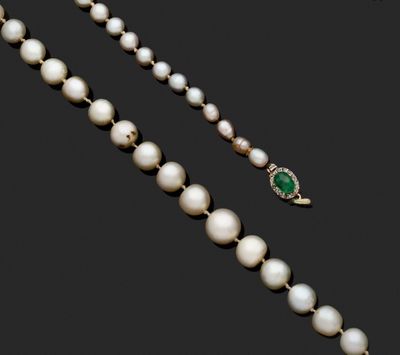 un collier de perles de culture et de diamants, de la marque Business