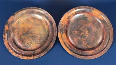 Jean Lapoire - Paire d'assiettes décorative en cuivre martel…