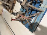 a machine that is sitting on top of a pallet