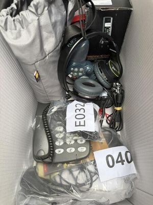 Lot d'accessoires audio et téléphonie : casque Philips, télé…