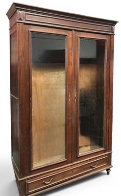 Armoire de style Empire ouvrant par deux portes vitrées et u…