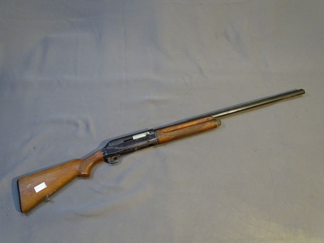 CAT C : N°311206 - Fusil semi-automatique CAL 12/70 - Légère oxyd...