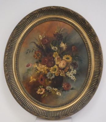 une image représentant un tableau de fleurs dans un vase accroché au mur