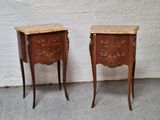 paire de tables de chevet françaises anciennes avec dessus en marbre