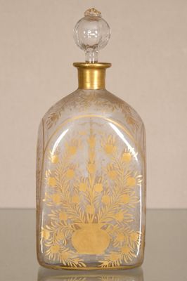 Art moghol Flacon En verre doré, à décor d'un vase d'où jail…