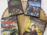 trois DVD d'Harry Potter sont posés dans un panier sur une table