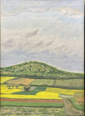 une peinture à l'huile représentant un champ avec une colline en arrière-plan