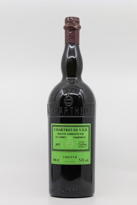 l'image d'une bouteille de vin portant une étiquette