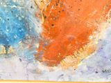 une peinture représentant un cœur rouge sur un fond bleu et orange