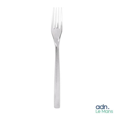 une fourchette et un couteau sur fond blanc