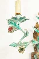 Paire d'appliques à deux lumières en métal peint à décor de … (photo 2)