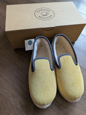 Paire de charentaises de marque CHAUSSE MOUTON