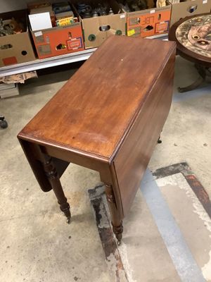 Table anglaise, modulable à deux abattants en bois et pieds …