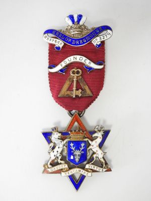 a close up of a medal with a star of david on it