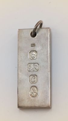 Pendentif lingotin argent, Grande-Bretagne, poinçon au profi…