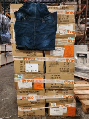 Lot de 240 pièces maternité, jupes en jean, tailles 36 à 44,…