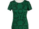 un t-shirt vert orné d'un motif noir et blanc