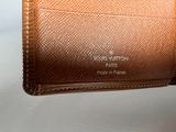 louis vuitton bag in brown leather with silver hardware
