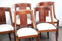 Suite de huit chaises à dossier gondole en acajou et placage… (photo 3)