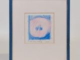 peinture représentant une pomme rose dans un cadre bleu sur fond blanc