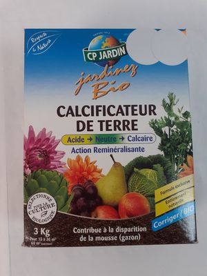 a box of calcicateur de terre on the table