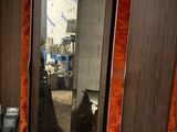 une pièce remplie de bric-à-brac