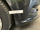 a sticker on the side of a car that says vaunto