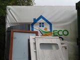 a sign that says eco on the side of a truck