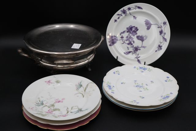 Chauffe-plat en métal argenté Christofle et 7 assiettes à dessert...