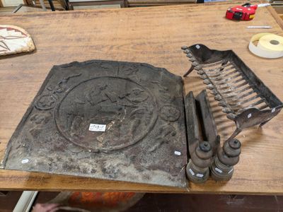 Ensemble chenets, plaque de cheminée et grille de cheminée - Photo 1