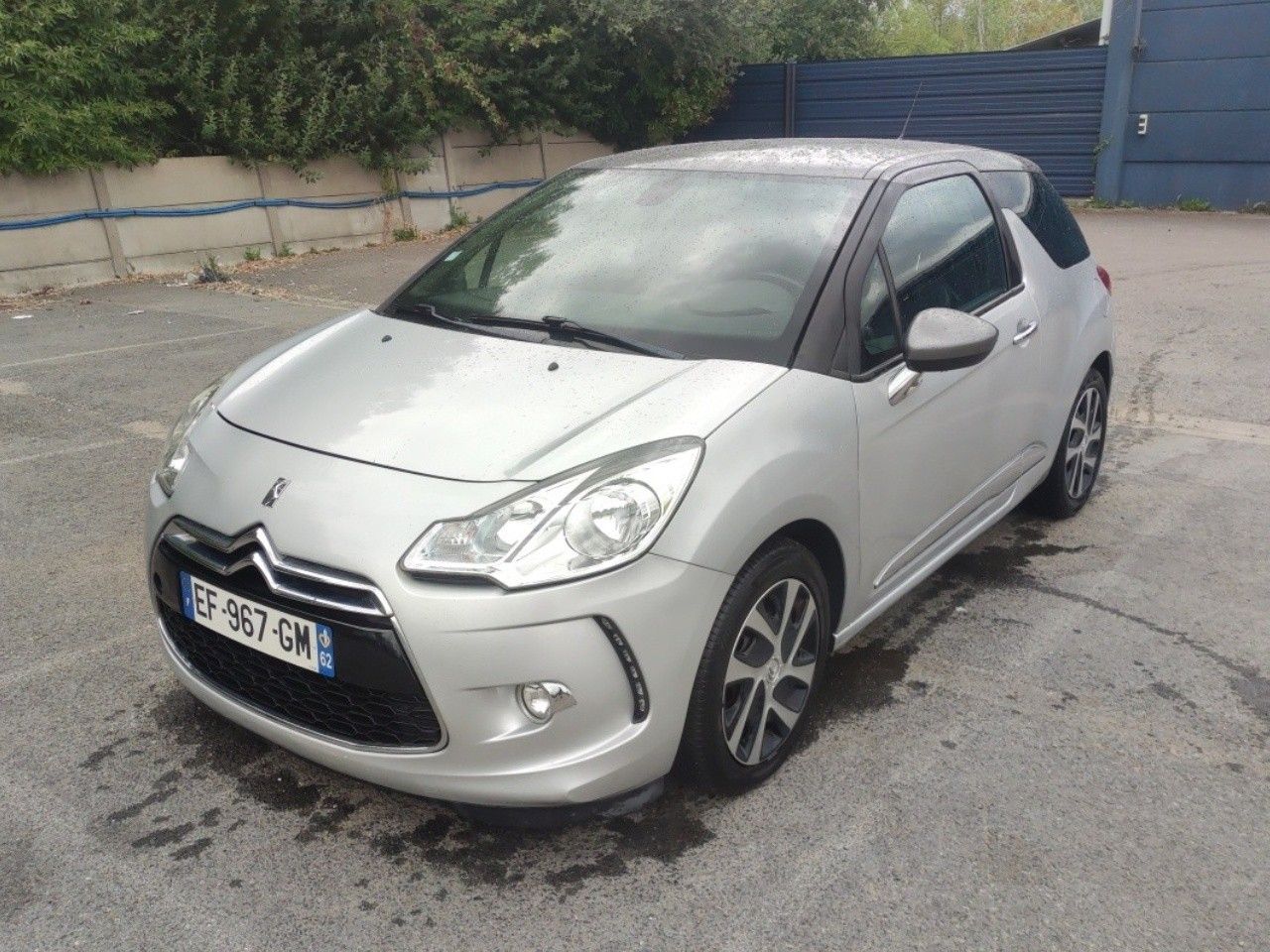 CITROEN DS 3 BlueHDi 100 S&S Be Chic - Genre : VP - Carrosserie : CI - Energie : GO - Couleur : GRIS - Kilométrage co...