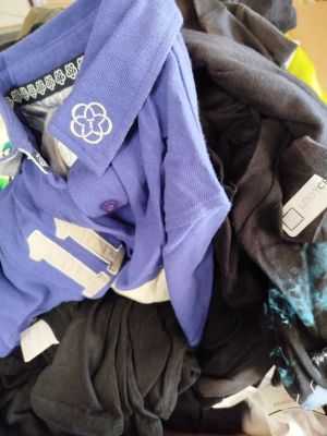 Lot de vêtements mixtes - SOC LOOTCRATE - Pantalons polos t-…