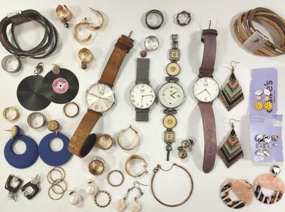 Lot De Bijoux Anciens Et Vintages - Colliers, Bracelet, Boucles D'oreille Occasion, Parfait Pour Collectionneurs