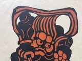 un dessin en noir et orange représentant un vase posé sur une table