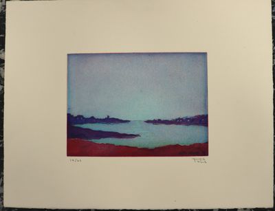 une image représentant une peinture d'un plan d'eau posée sur une table