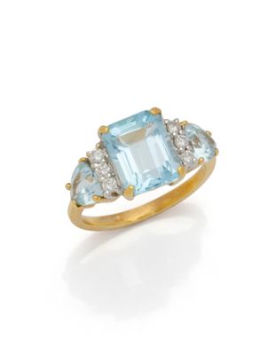 an aquamarinee and diamond ring