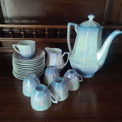 Service à café irrisé bleu