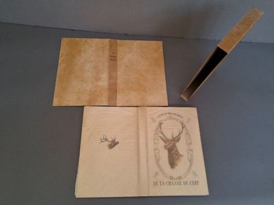 a box that has a picture of a bird on it