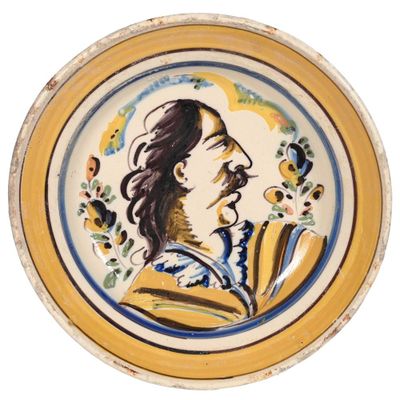 ITALIE ou ESPAGNE. GRAND PLAT creux en faïence à décor polyc… - Photo 1