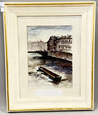 peinture d'un bateau sur un plan d'eau avec un bâtiment en arrière-plan