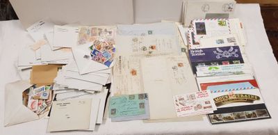 a table with many different types of mail on it